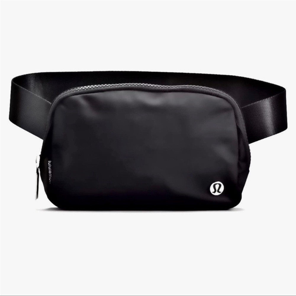 Lululemon Everywhere Belt Bag Black NWT - Picture 3 of 10